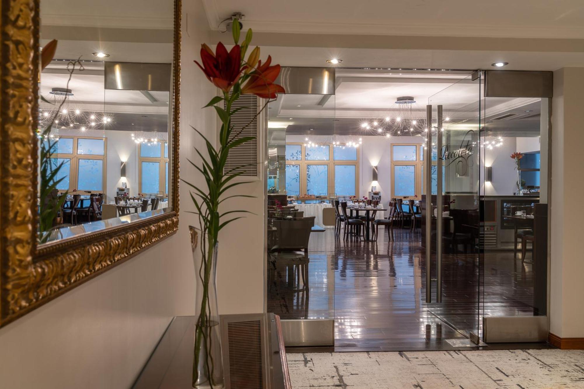 Hotel Intersur Recoleta Buenos Aires Bagian luar foto